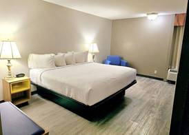 Days Inn by Wyndham Rolla 3