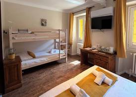 Savoy Hotel & Restaurant 5