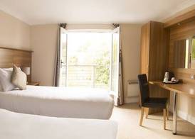 Riverside Hotel 3