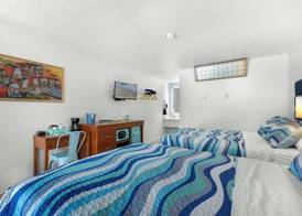 The Lake House Inn 4