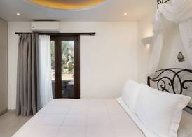 Pithos Apartments 5