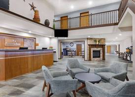 AmericInn by Wyndham Pella 2