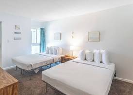 Bay Club Resort by CoolVacay 5