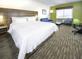 Holiday Inn Express & Suites FORT MYERS AIRPORT by IHG 3