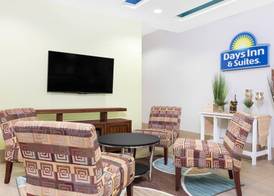Days Inn & Suites by Wyndham Madisonville 3