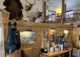 The Antler Lodge - Gardiner 2