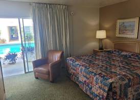 Queens Lodge Motel 4