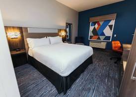 Holiday Inn Express & Suites URBANDALE DES MOINES by IHG 3