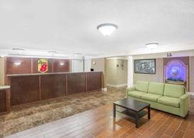 Super 8 by Wyndham Austell/Six Flags 2