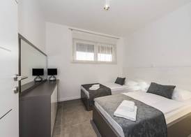 Villa Magnifica apartments with pool 2