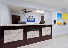 Days Inn & Suites by Wyndham Siler City 2
