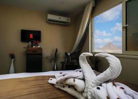 Pyramids Palace INN With Rooftop Access 4