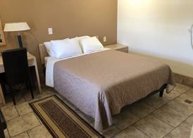 Topper Motel 4