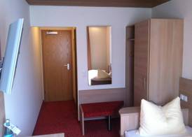 Tauberhotel Kette 3