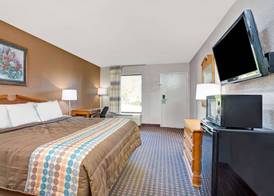 Days Inn by Wyndham Hernando 3