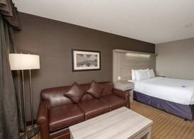 Coast Calgary University Area Hotel by APA 5