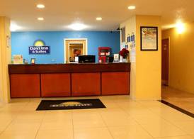 Days Inn & Suites by Wyndham Bloomington/Normal IL 5