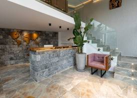 Beach Walk Luxury Suites 2