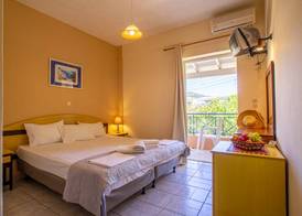 Tellis Holiday Rooms 2