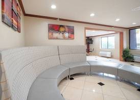 OYO Townhouse Houston Airport North 3