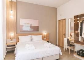 Epavli Boutique Luxury Suites 5