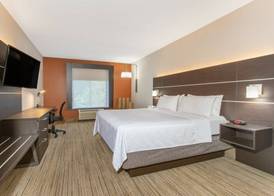 Holiday Inn Express & Suites SILVER SPRINGS-OCALA by IHG 3