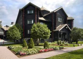 Fairmont Le Chateau Montebello 3