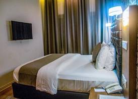 Crownsville Hotel - Airport Road 5