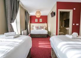 Mc Kevitts Village Hotel 4
