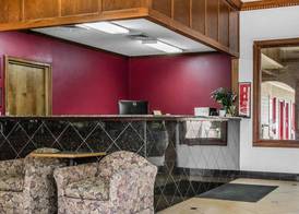 Econo Lodge Inn & Suites Enterprise 3