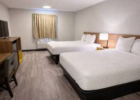 Days Inn by Wyndham Amherst OH - Near Cleveland Cedar Point & Lake Erie 4