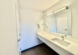 Motel 6-Bellflower, CA - Los Angeles 5