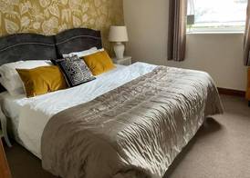 OYO Cocketts Hotel 4