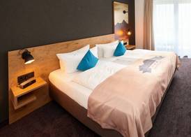 Hotel Hanauerlehen - ruhige & zentrale Top-Lage - mit Schwimmbad, Sauna, Parkplätze & Café - bayerischer Familienbetrieb 5