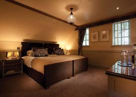 The Farmhouse Hotel and Restaurant 2