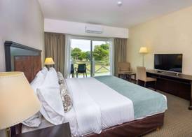 Howard Johnson Hotel & Conv Ctr Madariaga - Cariló 3