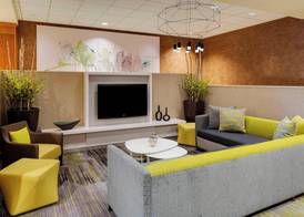 Courtyard by Marriott Boston Logan Airport 5