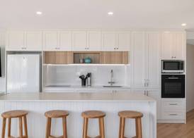 Oceanside Resort - Absolute Beachfront Apartments 5