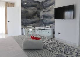 All Seasons Hotel 4