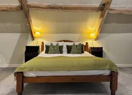 Neeld Arms 3