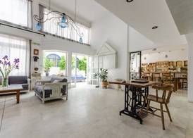 Happiness Apartments 3