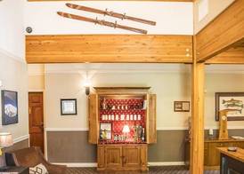 Pine Ridge Inn 2