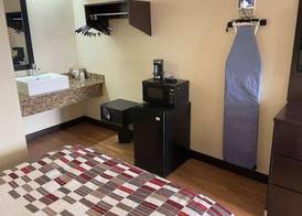 Travelodge by Wyndham Holland/Toledo 2