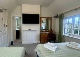 The Cricketers Inn 5