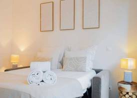 Spacious studio a-c 2P - Place des Lices 5