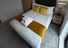 Berkeley Square Apartments 3