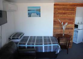 Lakeview Small Studio 4