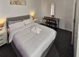 Cosy 3-Bed Home close to city and shops 2