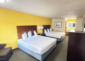 Pepper Tree Inn 5