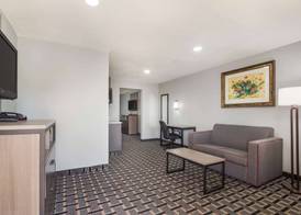 Knights Inn and Suites Salem 5